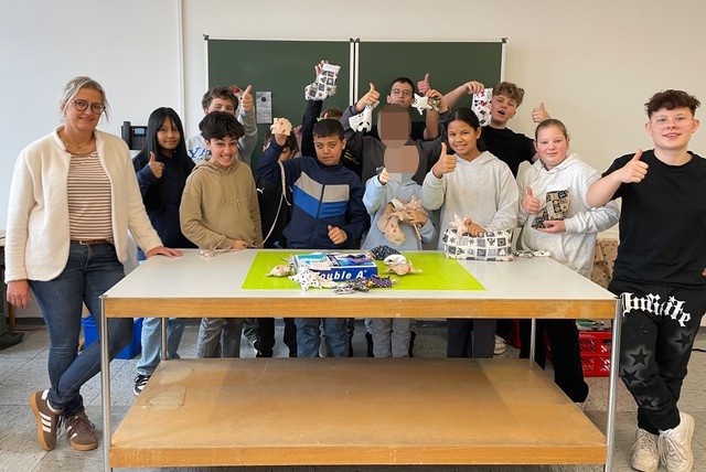Klasse 6:  Näh-Magie an der Mittelschule – November 2025