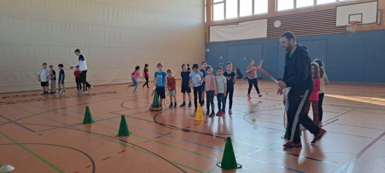Klassen 1 und 2:  Tennis-Schnuppertraining am 5. März 2026